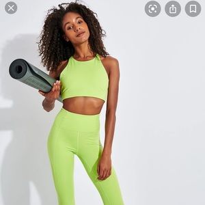 GIRLFRIEND COLLECTIVE SET